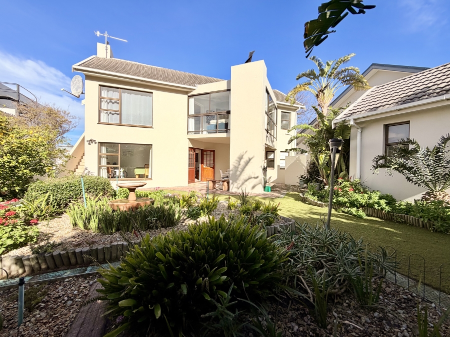 3 Bedroom Property for Sale in Voelklip Western Cape